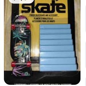 Tropical Design Finger Skateboard with Ramps